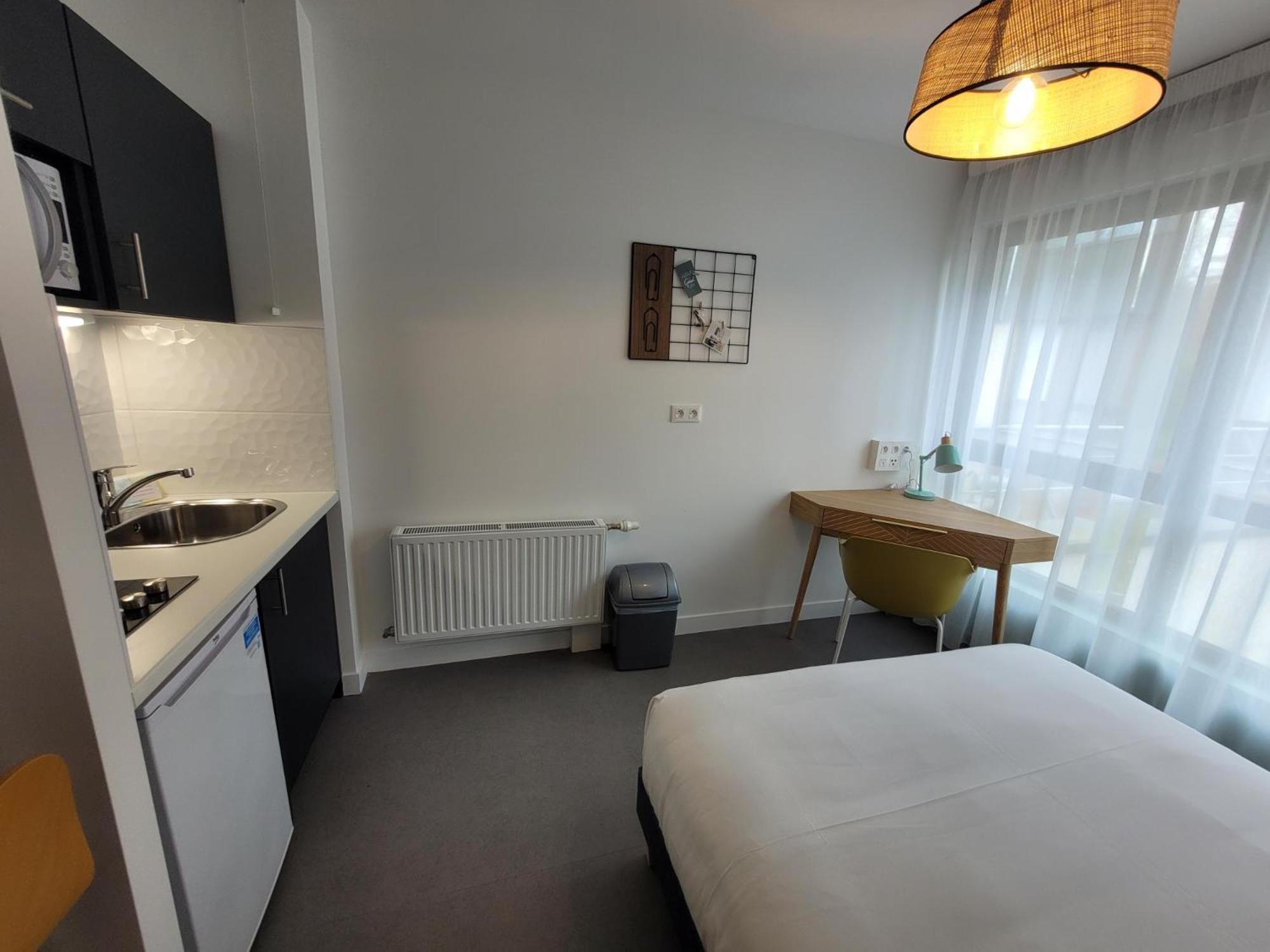 Twenty Business Flats Jouy-En-Josas Apart otel Dış mekan fotoğraf