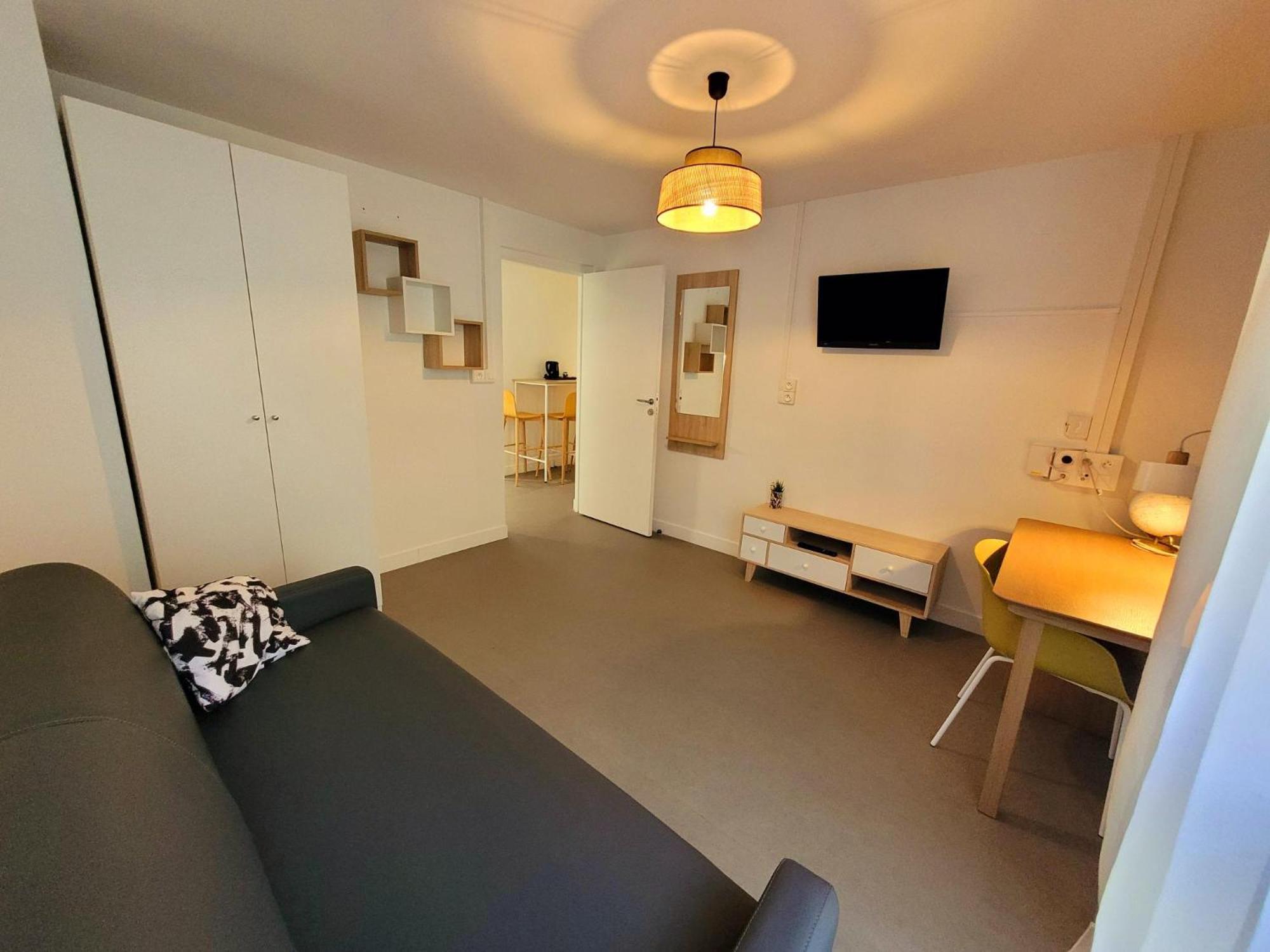 Twenty Business Flats Jouy-En-Josas Apart otel Dış mekan fotoğraf